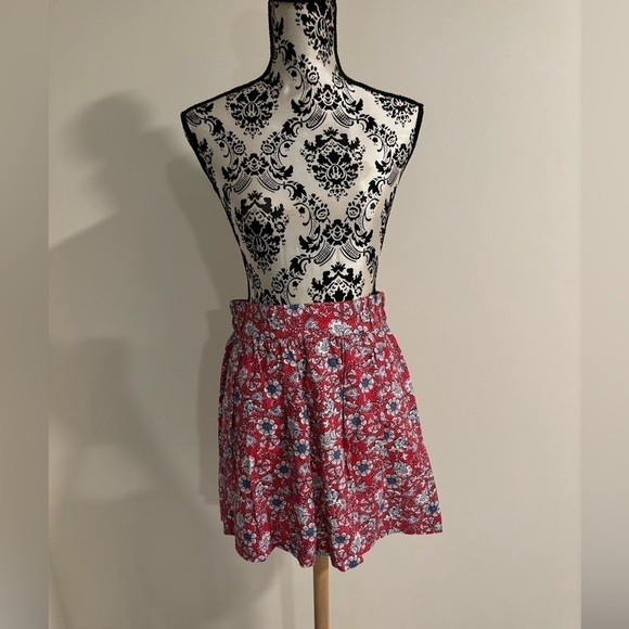 Loft Floral Patterned Pleated Skirt​​​​​​​​​​​​​​​ - Picture 3 of 6